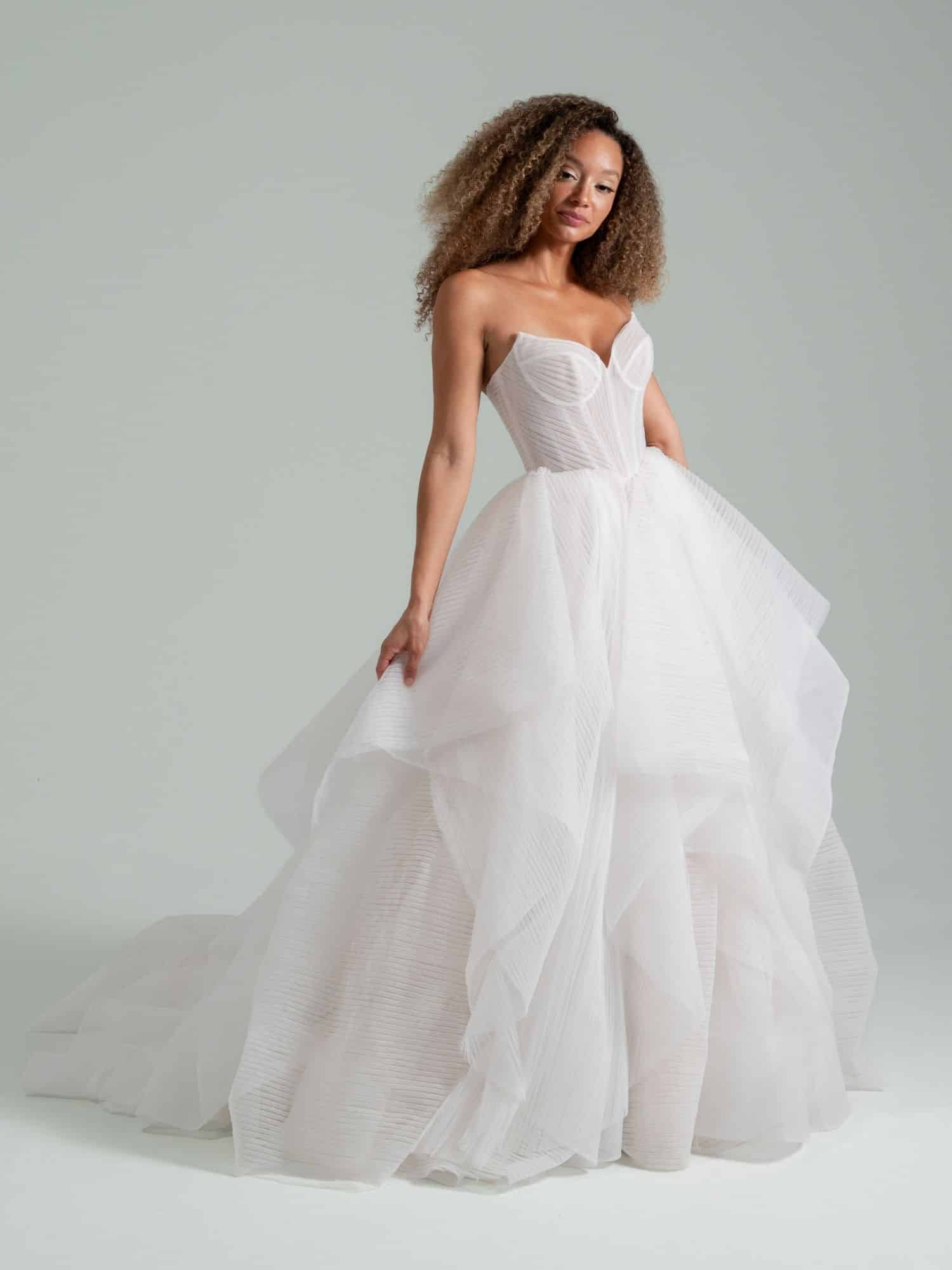 The Dress Brautmode aus Kreuzlingen bei Thurgau Julie the dress - Once I Was A Swan HP62603 1
