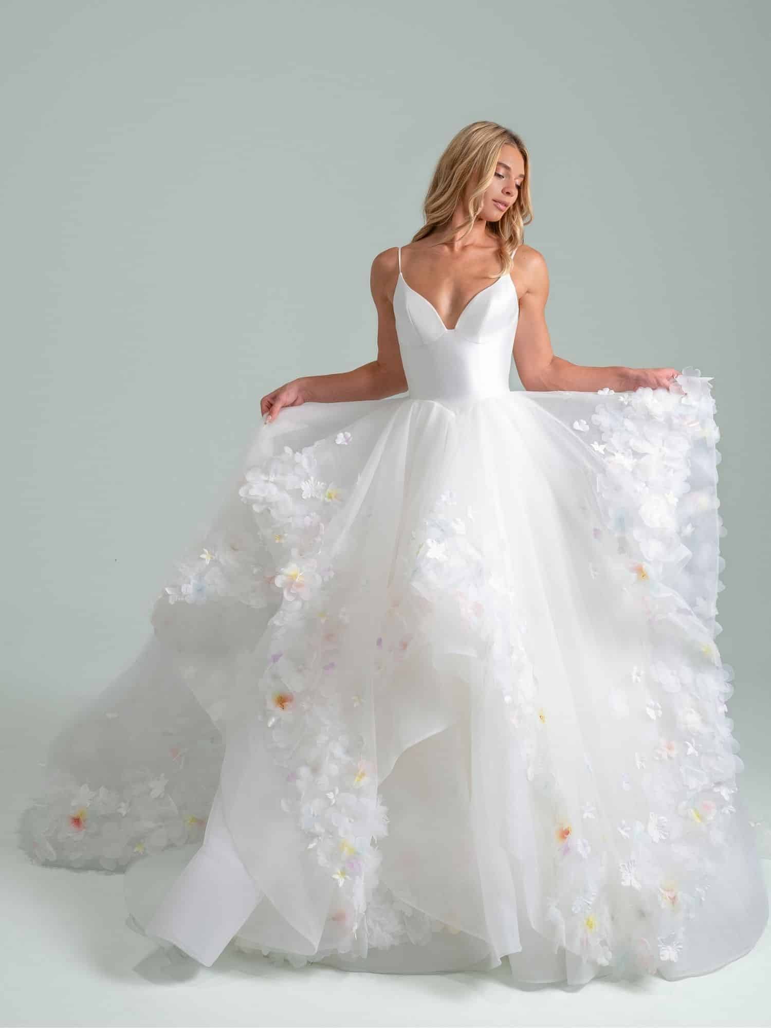 The Dress Brautmode aus Kreuzlingen bei Thurgau Julie the dress - Turning Paiges HP62634 1