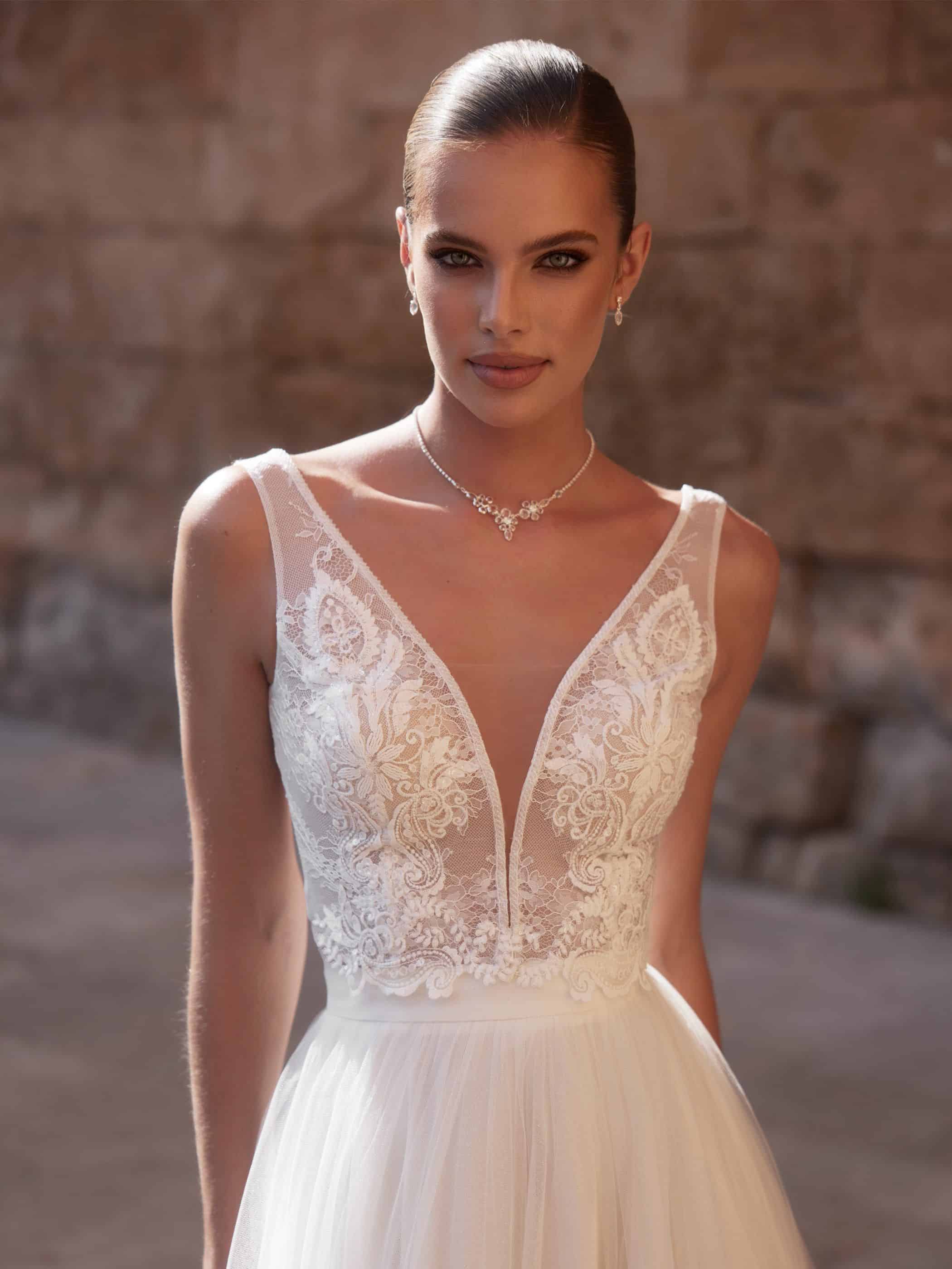 The Dress Brautmode aus Kreuzlingen bei Thurgau Julie the dress - bianco evento bridal top e466 1